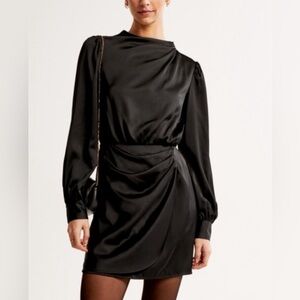 Abercrombie & Fitch Long Sleeve Satin‎ Dress